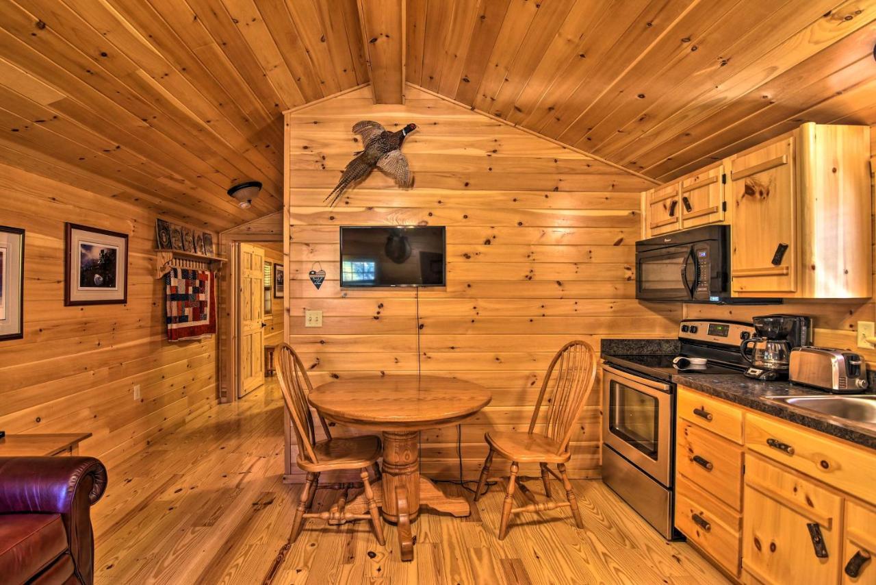 Pet-Friendly Cabin With Fire Pit And River Access! Parsons Екстер'єр фото